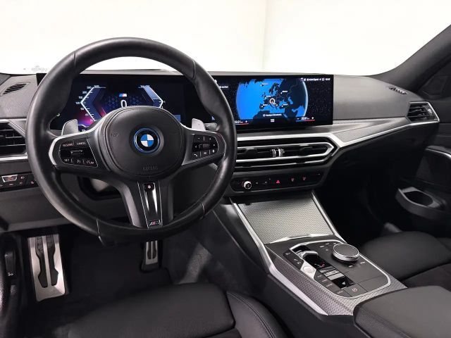 BMW 320 320e M-Sport Sedan