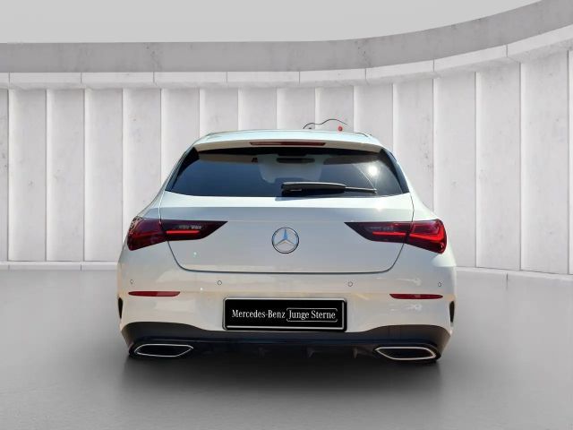Mercedes-Benz CLA 200 AMG Line