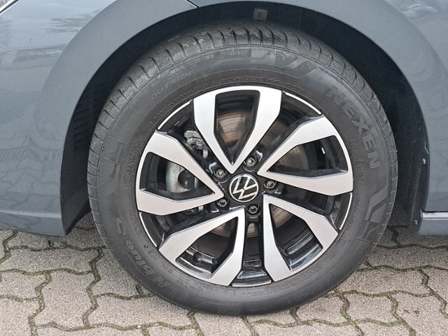 Volkswagen Golf 1.5 eTSI DSG Golf VIII