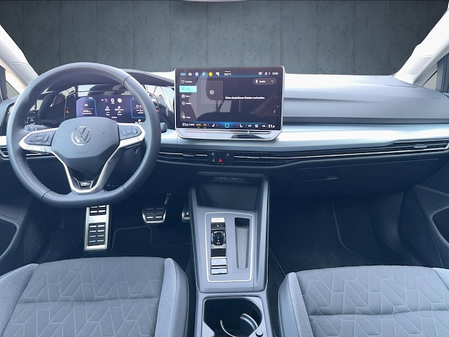 Volkswagen Golf 1.5 eTSI DSG