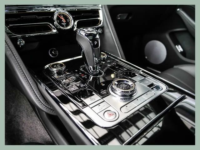 Bentley Flying Spur V8