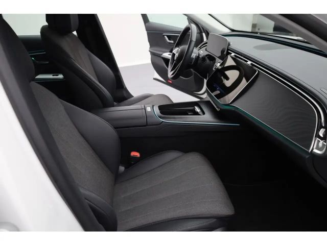 Mercedes-Benz E 220 AVANTGARDE E 220 d Sedan