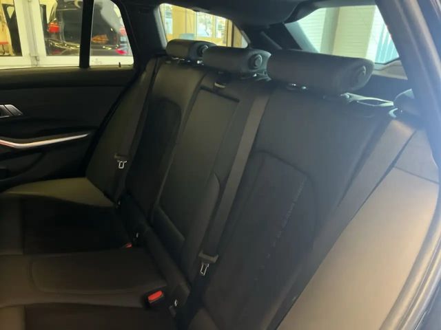 BMW 320 320d M-Sport Touring