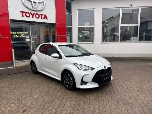 Toyota Yaris Hatchback Hybride Team D
