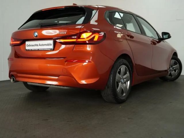 BMW 118 118i 5-deurs Advantage pakket Sedan