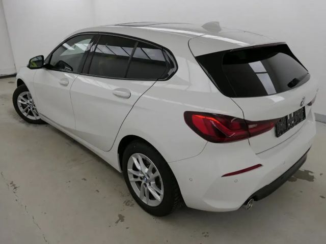 BMW 118 118i Sedan Sport Line