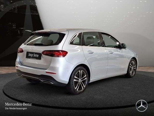 Mercedes-Benz B 200 Progressive Sedan