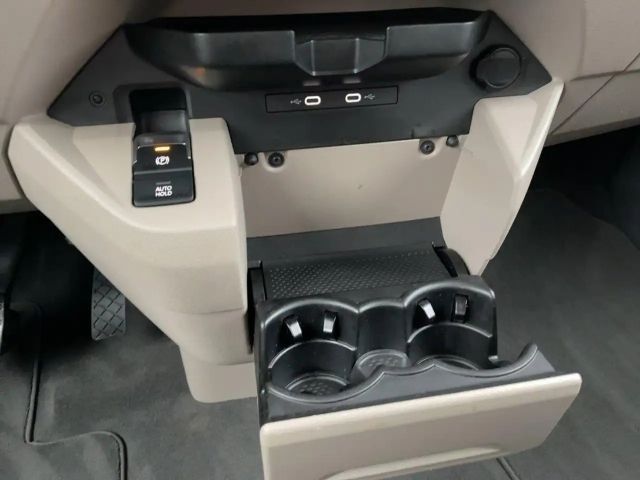 Volkswagen Multivan Life T7