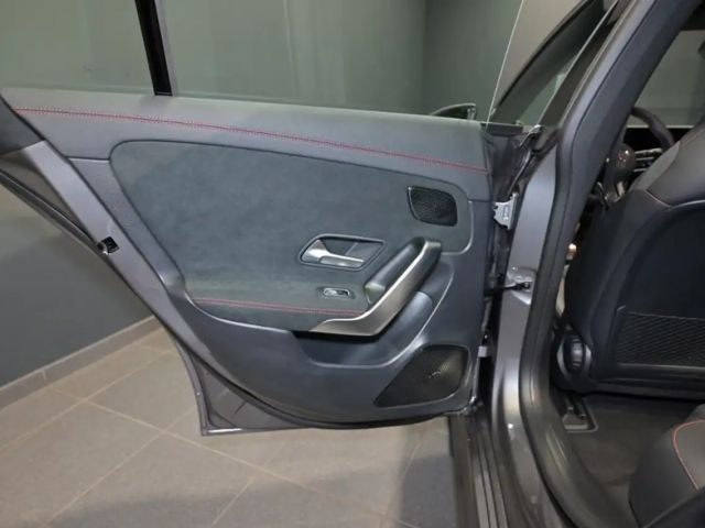 Mercedes-Benz CLA 200 AMG Line Coupé