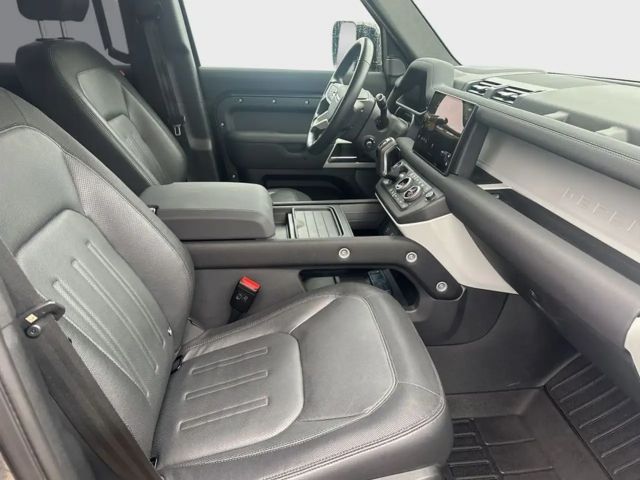 Land Rover Defender 110 D250 Dynamic SE