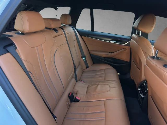 BMW 520 520d M-Sport Touring xDrive