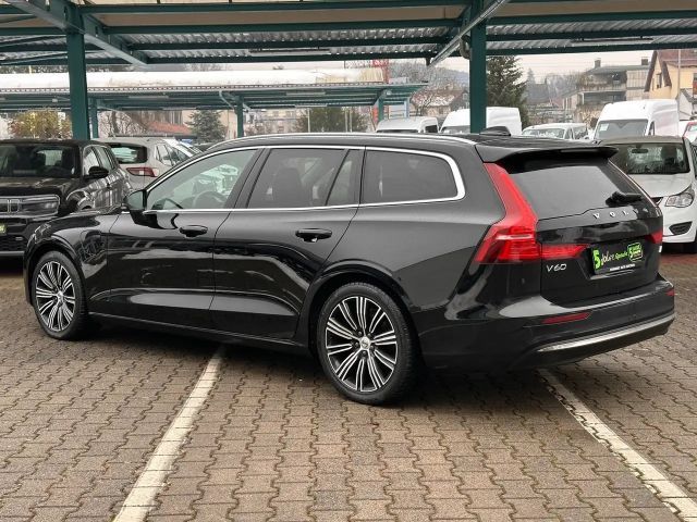 Volvo V60 AWD Core Recharge T6