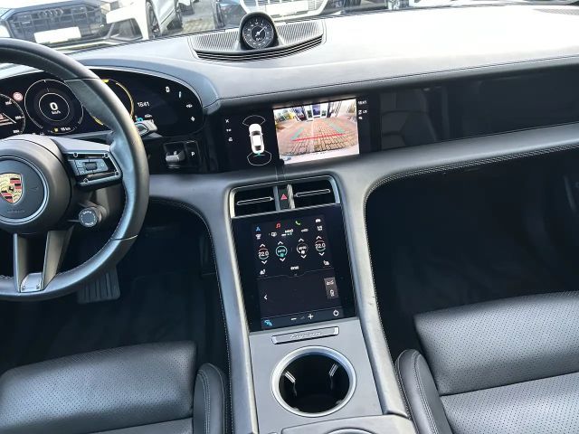 Porsche Taycan Performance Plus