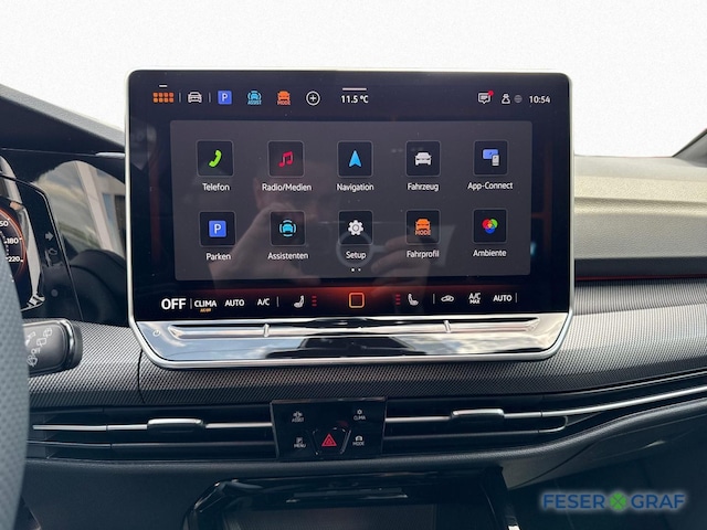 Volkswagen Golf 1.5 eTSI Golf VIII Plus R-Line