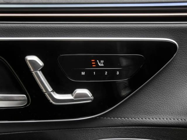 Mercedes-Benz EQE 300 Sedan