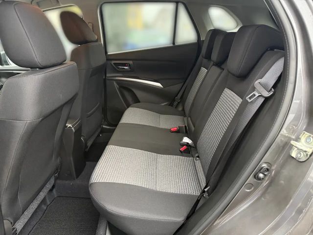 Suzuki S-Cross Hybrid