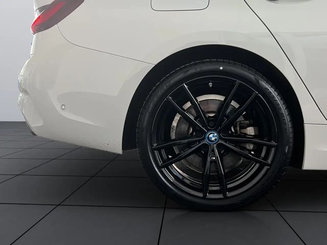 BMW 320 320e M-Sport Touring xDrive