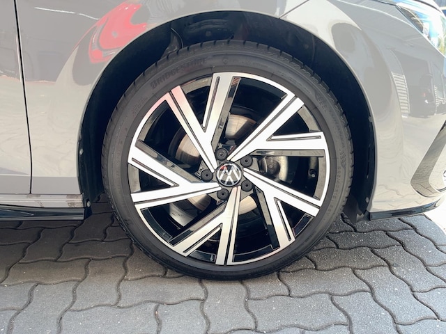 Volkswagen Golf 1.5 eTSI DSG Variant
