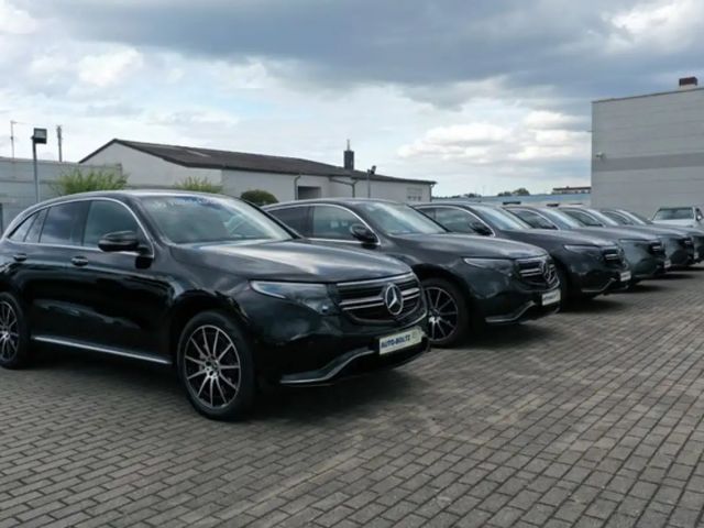 Mercedes-Benz GLA 180 ENp 50600 Pano Winter P el Klappe Kamera