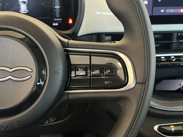 Fiat 500e R.cam*SHZ*Totwinkelass*42Kwh*Spurhalteass