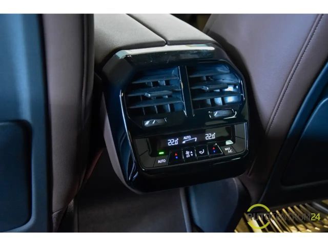 BMW iX 40 SkyLounge Massage HK HUD Soft Laser 360
