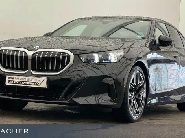 BMW 520 520d M-Sport Sedan xDrive