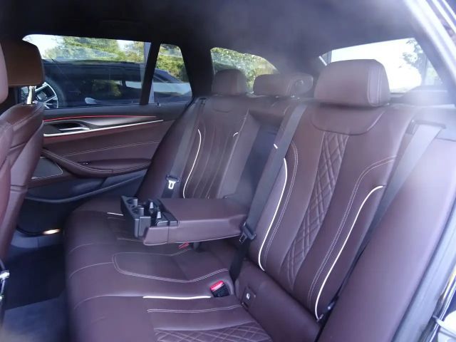 BMW 540 540d M-Sport Touring xDrive