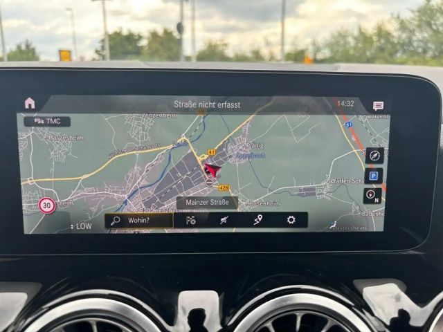 Mercedes-Benz GLA 200 AMG Line