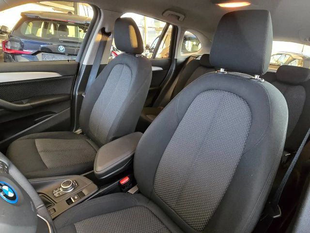 BMW X1 25e Hybrid Allrad A. neuwertiger Zustand -8.400 km