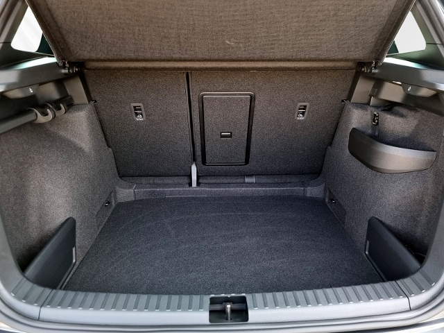 Skoda Karoq 1,5 TSI DSG AHK+RFK+LED