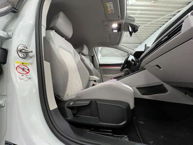 Volkswagen Golf 2.0 TDI Golf VIII Life Variant