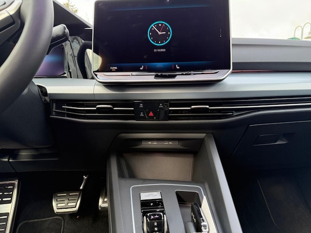 Volkswagen Golf 1.5 eTSI DSG Golf VIII