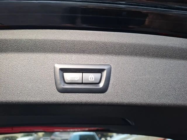 BMW 118 118d Luxury Line Sedan