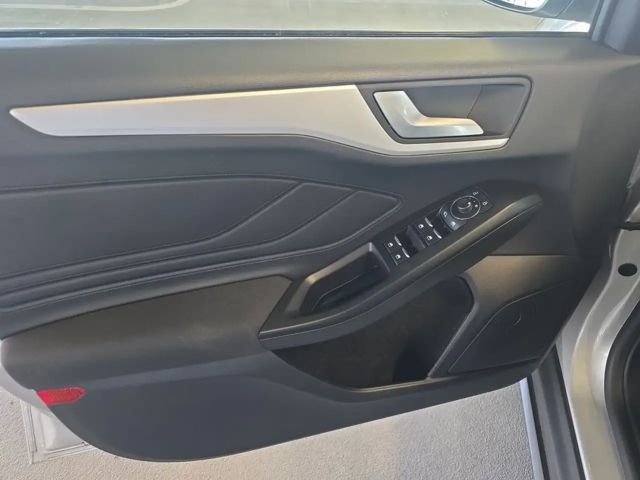 Ford Focus Cool & Connect EcoBoost Wagon