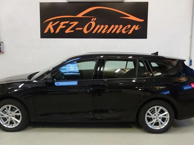 Skoda Octavia Kombi 2,0 TDI AHK,SHZ,LED,Alufelgen,digital Coc...