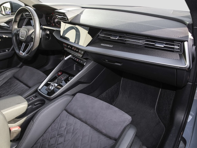 Audi RS3 Quattro S-Tronic Sedan