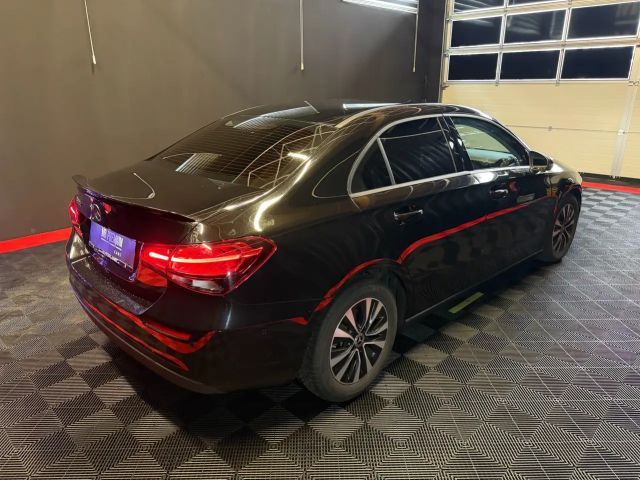 Mercedes-Benz A 180 A 180 d