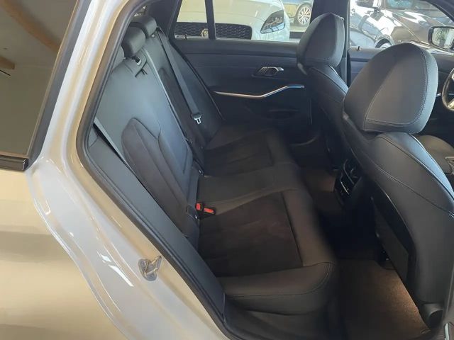 BMW 320 320d M-Sport Touring xDrive