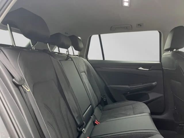 Volkswagen Golf 2.0 TDI DSG Style Variant