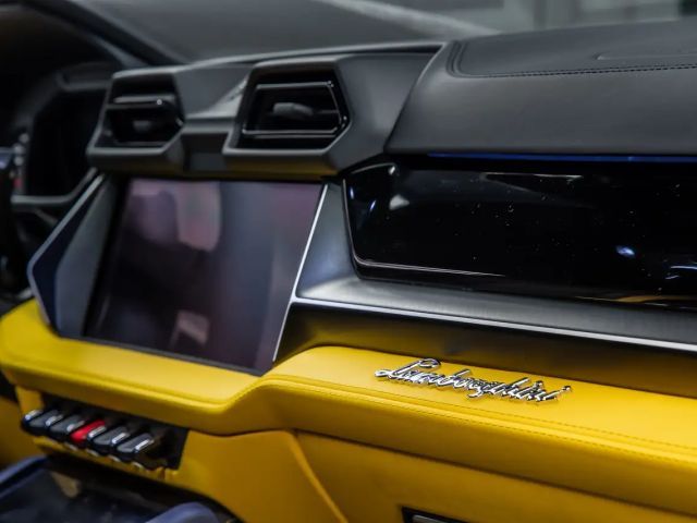 Lamborghini Urus Urus SE + B&W + Panorama + Massage seats + Ambient