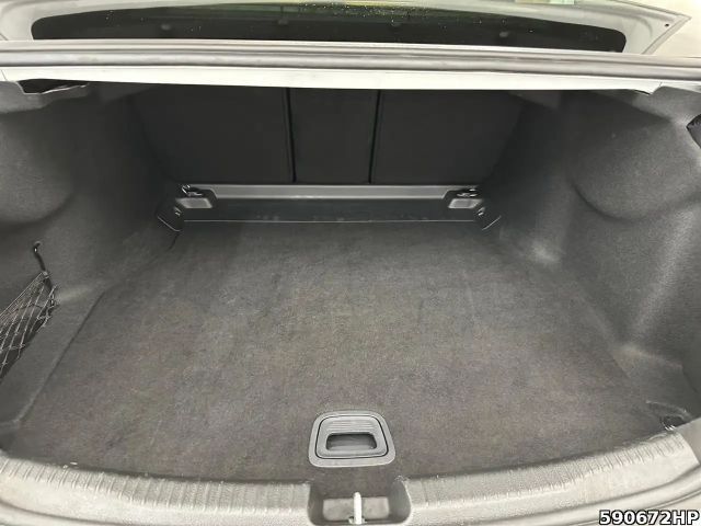 Mercedes-Benz C 180 AVANTGARDE Sedan