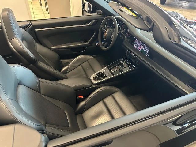 Porsche 992 Cabrio Carrera