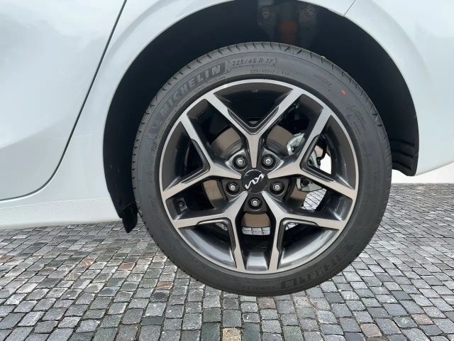 Kia Ceed CEED Ultimate Edition 1.5T LED+Kamera+Navi