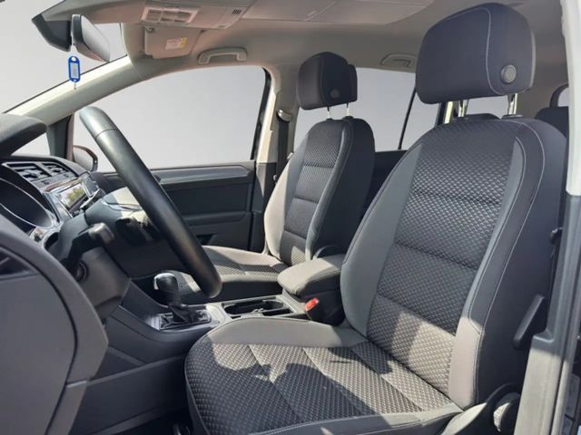 Volkswagen Touran 1.5 TSI DSG