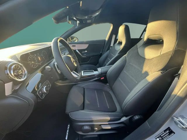 Mercedes-Benz CLA 180 AMG Line Shooting Brake