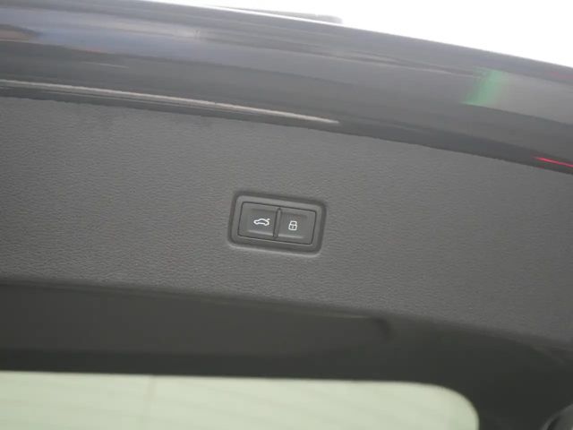 Audi RS Q8 305KMH LUFT STANDHZ CARBON AHK PANO RAU