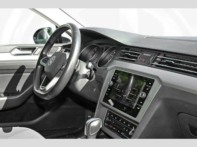 Volkswagen Passat 1.5 eTSI DSG Variant