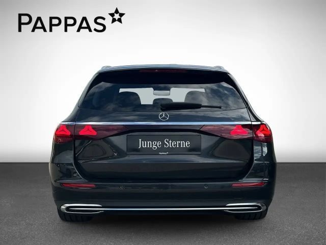 Mercedes-Benz E 220 4MATIC E 220 d Estate