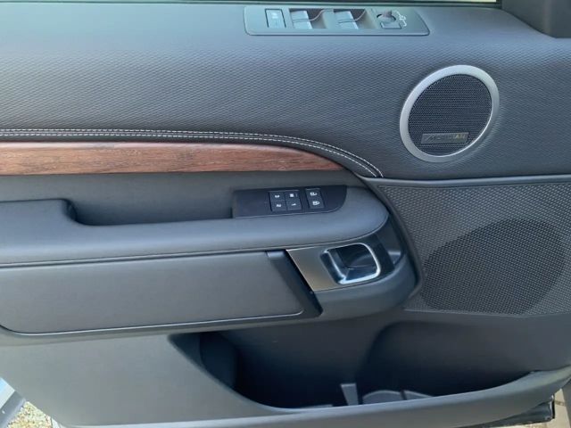 Land Rover Discovery Dynamic SE