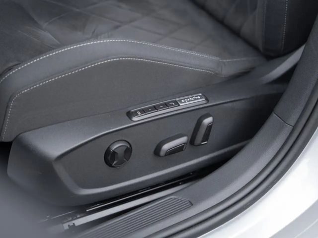 Volkswagen Golf DSG Golf VIII Style Variant